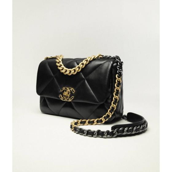 CHANEL 19 Bag